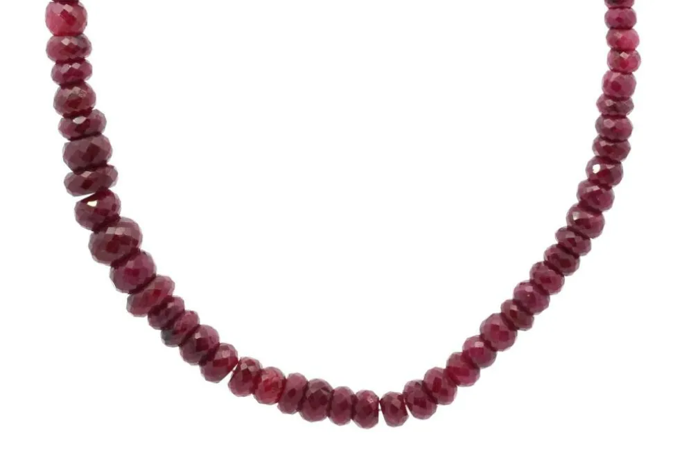 Collier perles de rubis facettés