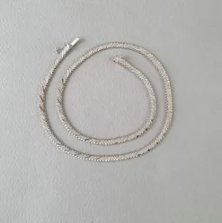 COLLIER PLAT OU BLANC