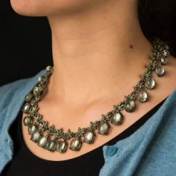 Collier préhnites saphirs oranges et grenats verts