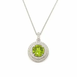 Collier péridot entourage diamants or blanc
