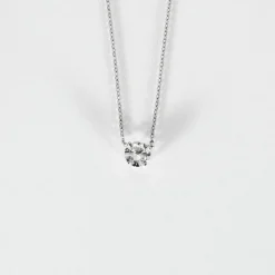 Collier ras de cou en or blanc et diamants