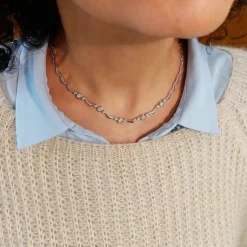 Collier ras du cou en or blanc avec diamants