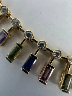 Collier ras du cou en saphir arc-en-ciel et diamant