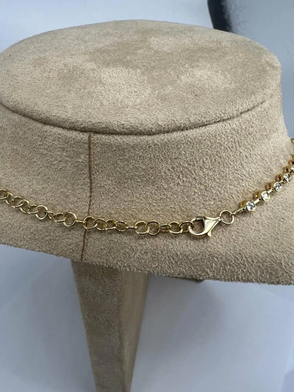 Collier ras du cou en saphir rose et diamant