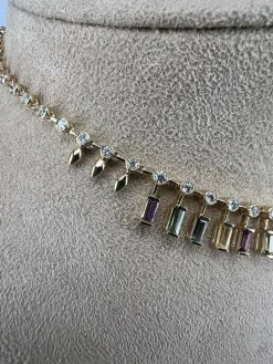 Collier ras du cou en saphir arc-en-ciel et diamant