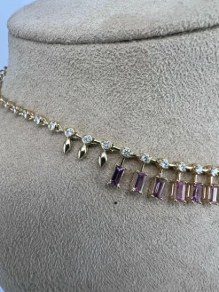 Collier ras du cou en saphir rose et diamant
