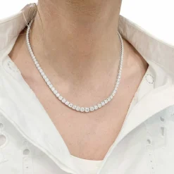 Collier rivière diamants en or blanc.