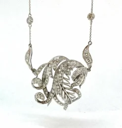 Collier russe motif floral Diamants