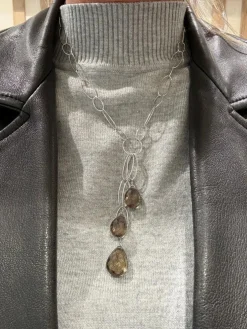 Collier sautoir or blanc et quartz fumé