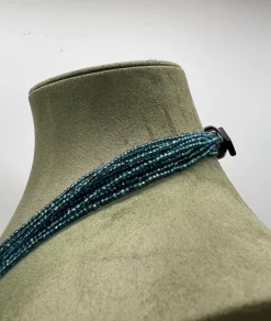 Collier Sautoir topazes London blue, perle baroque, bakélite