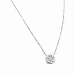 Collier solitaire diamant.
