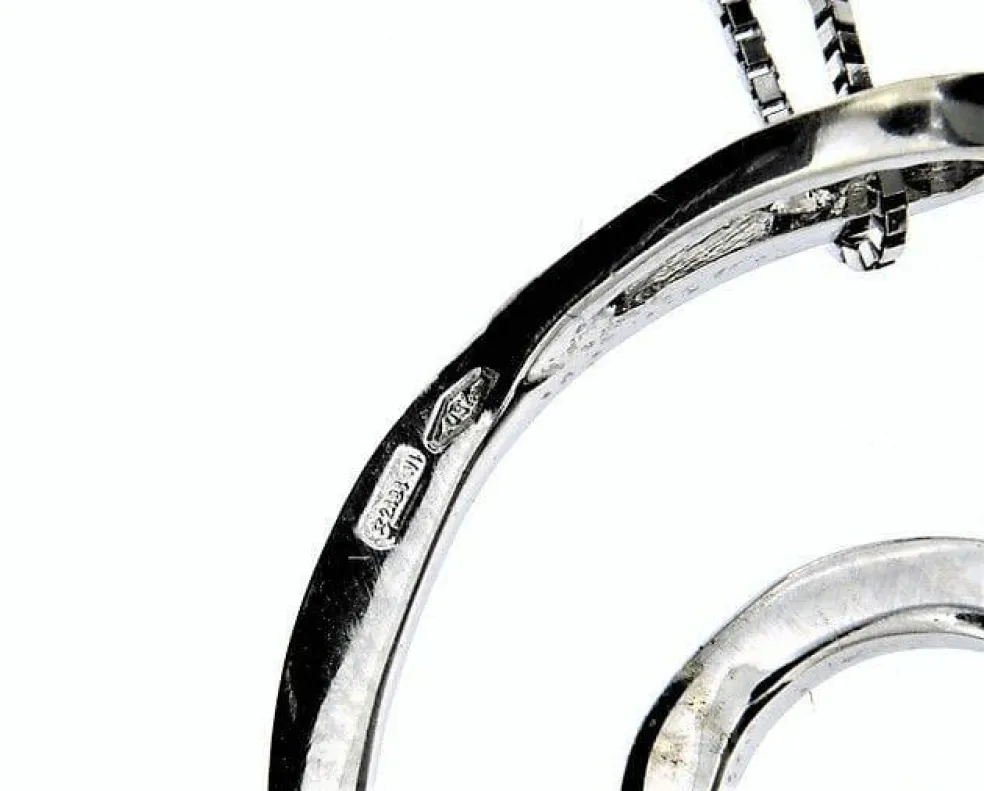 Collier spirale et diamants