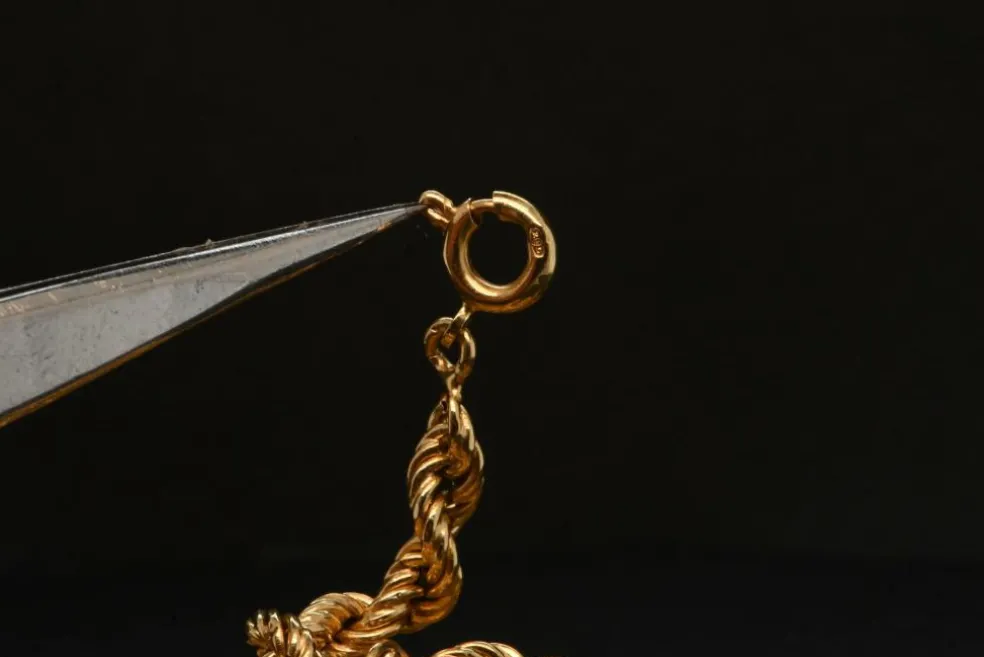 Collier torsadé en or