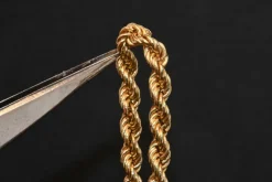 Collier torsadé en or