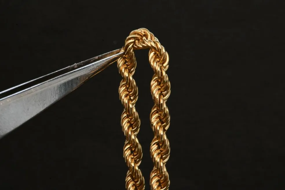 Collier torsadé en or