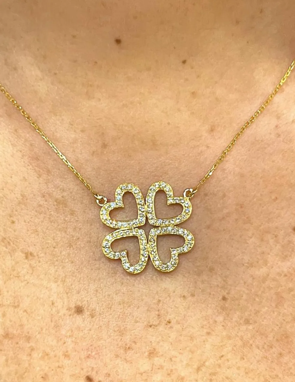 Collier trèfle à 4 cœurs en or jaune 18 carats et diamants