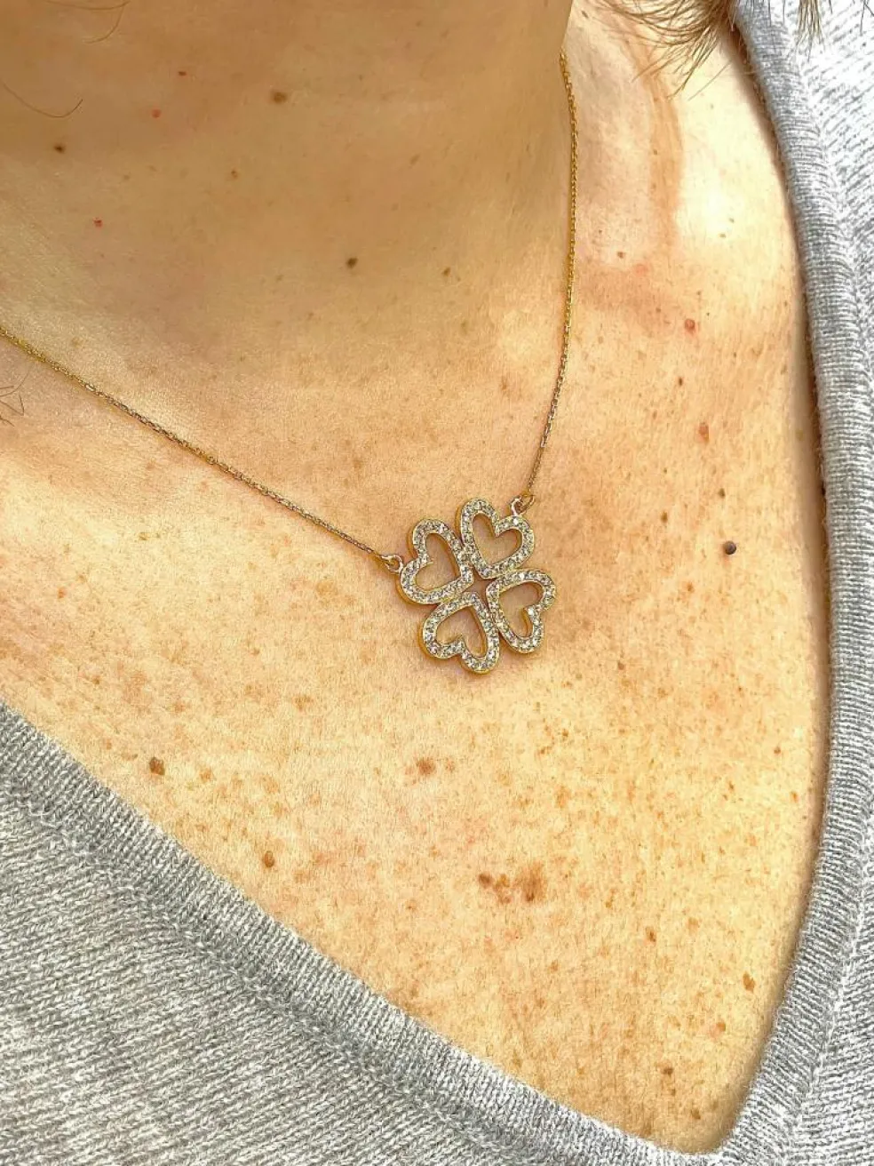 Collier trèfle à 4 cœurs en or jaune 18 carats et diamants