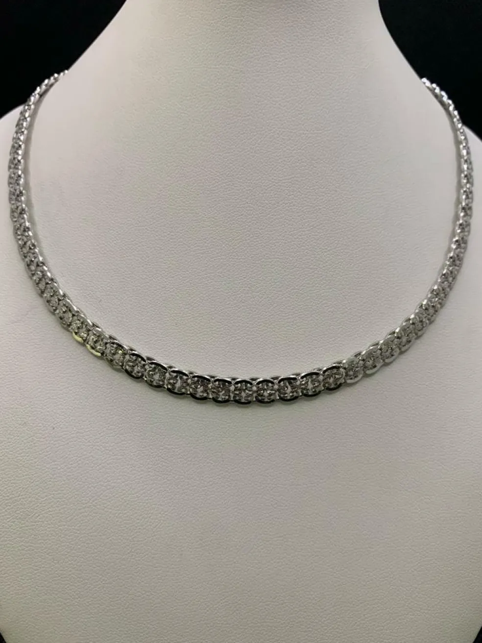 Collier vintage en or blanc