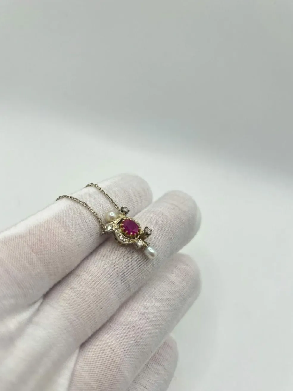 Collier vintage or perle et rubis