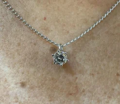Collier vintage solitaire en diamant serti 6 griffes