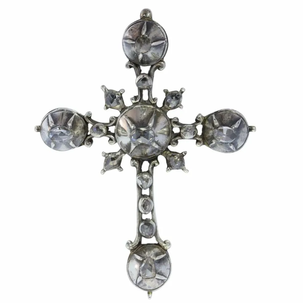 Croix d'argent rococo des années 1750