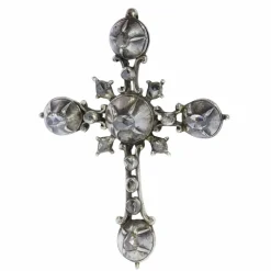 Croix d'argent rococo des années 1750