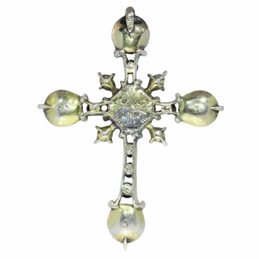 Croix d'argent rococo des années 1750