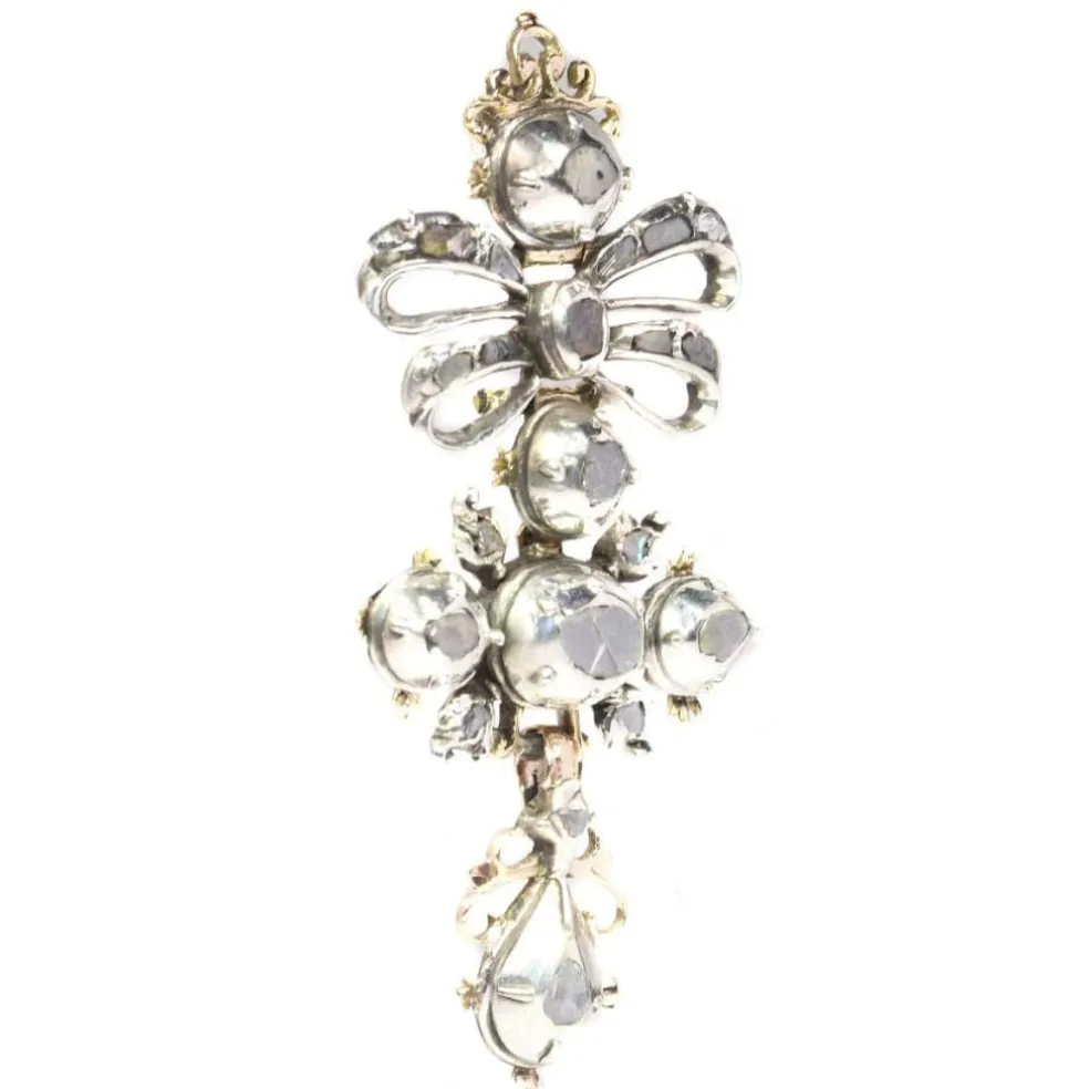 Croix de diamant