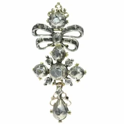 Croix de diamant