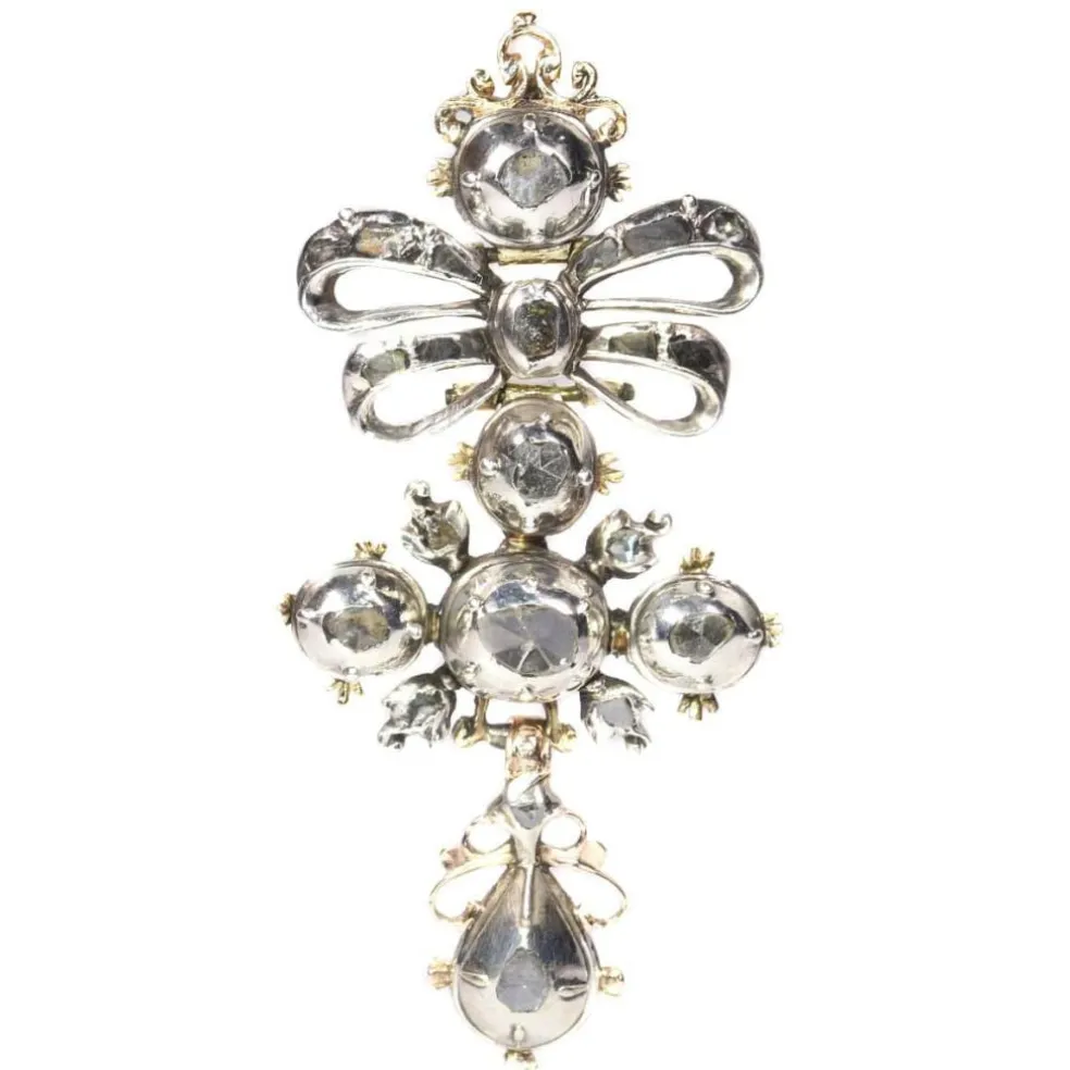 Croix de diamant