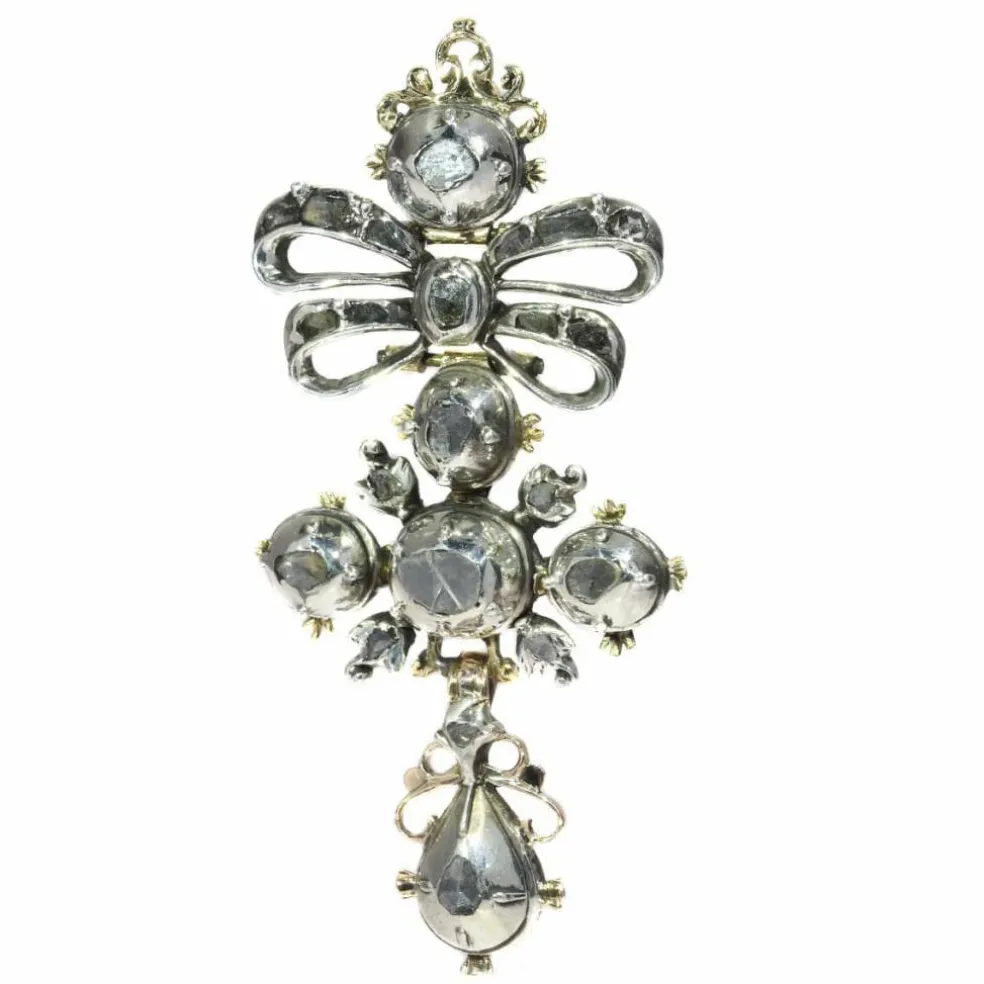 Croix de diamant