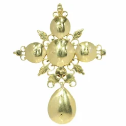 Croix en or et diamants