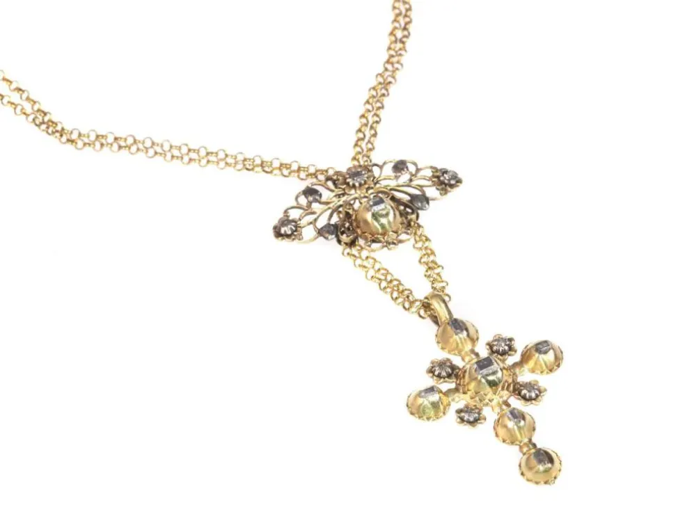 Croix en or et diamants