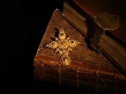 Croix en or et diamants