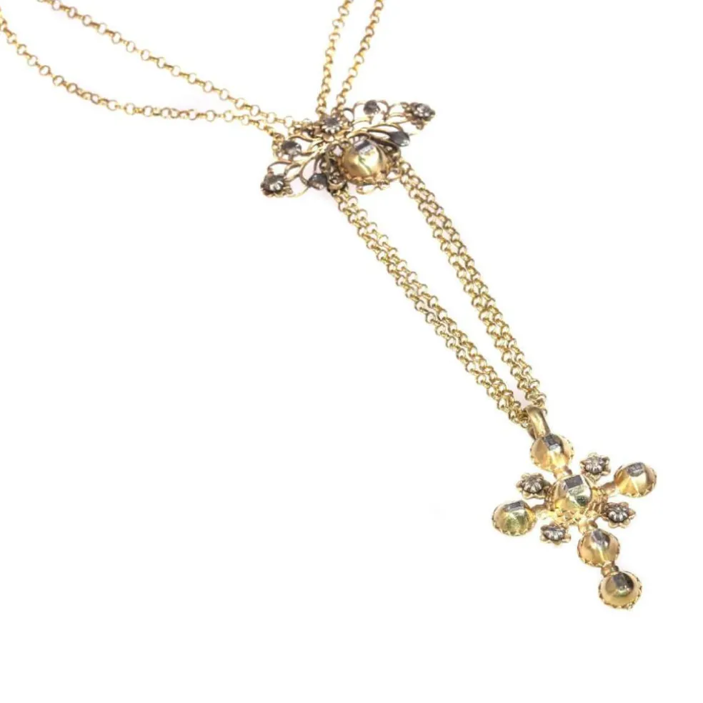 Croix en or et diamants