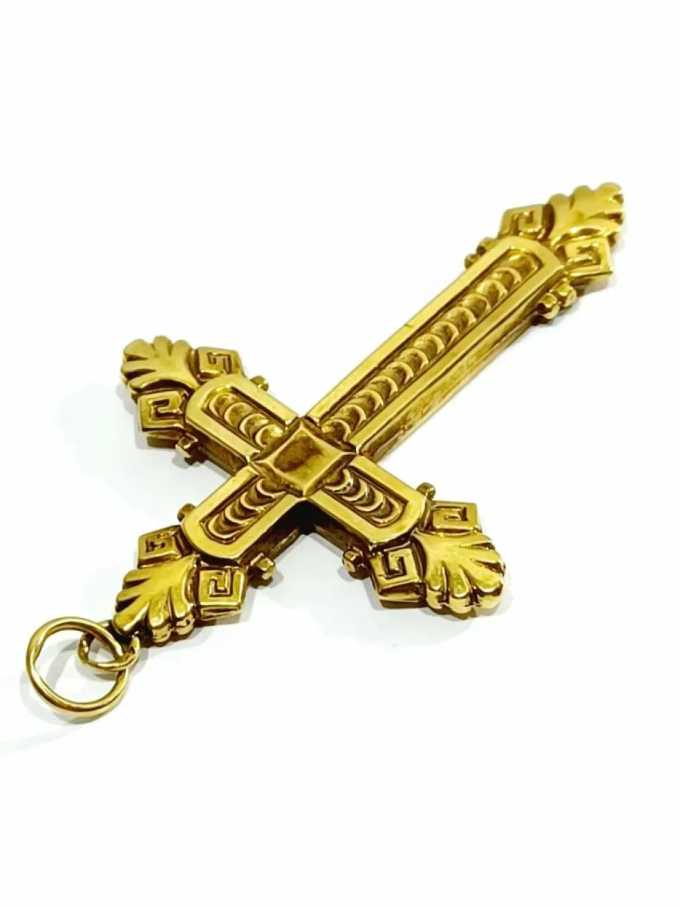 Croix en or jaune
