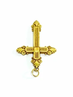 Croix en or jaune