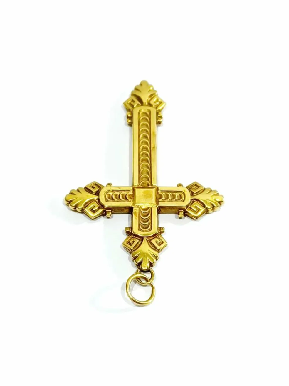 Croix en or jaune