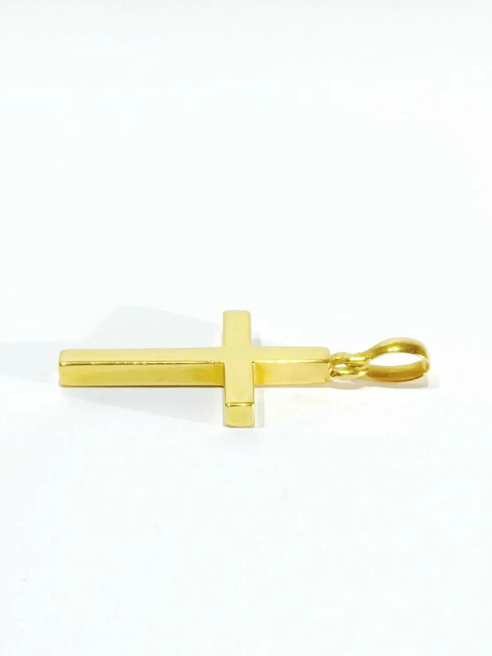 Croix en or jaune