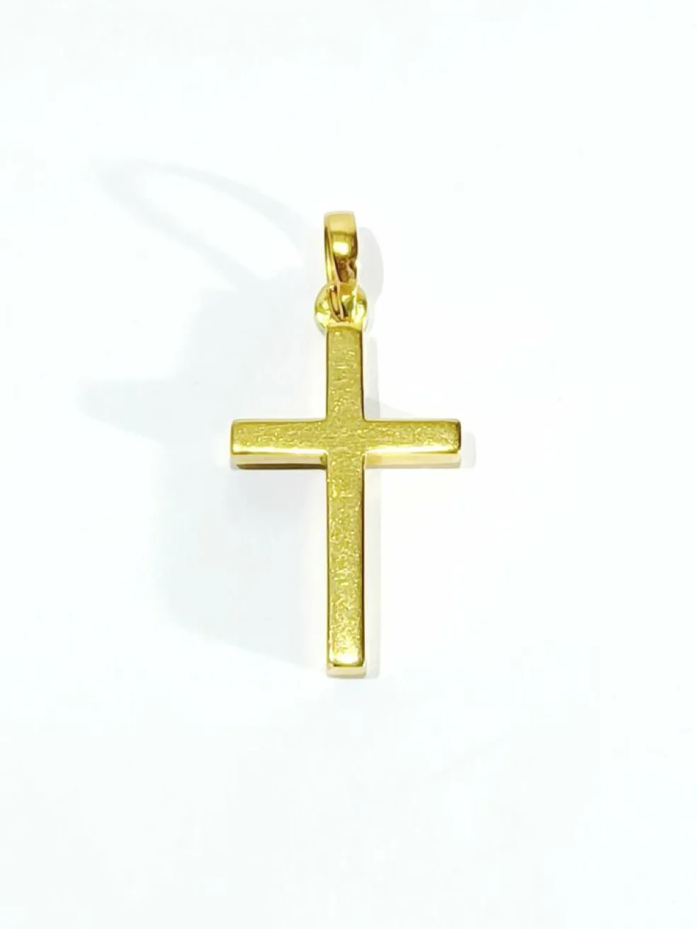 Croix en or jaune