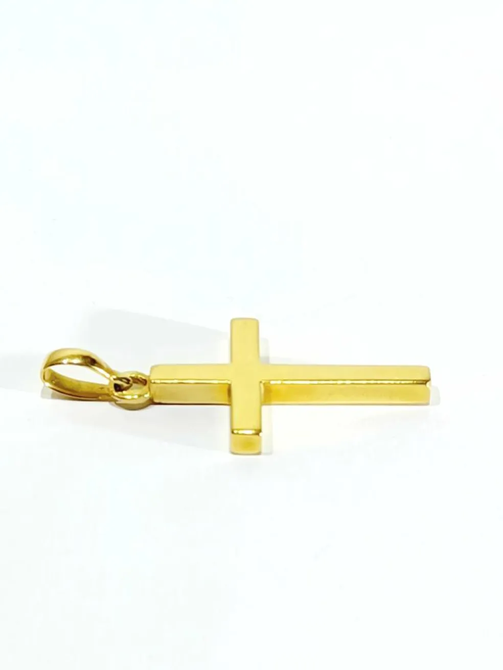 Croix en or jaune