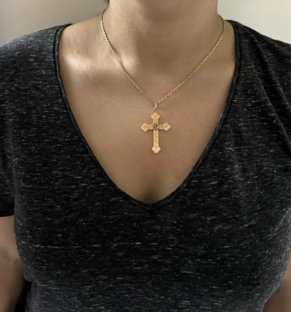 Croix or rose et perles