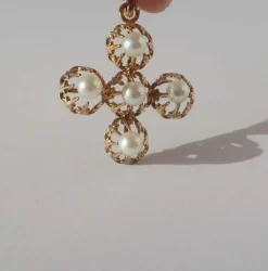 Croix or rose perles XIXe