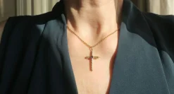 Croix pendentif ancien régional grenat or rose