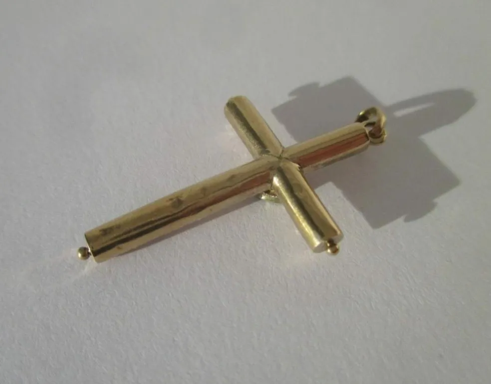 Croix pendentif ancien régional grenat or rose