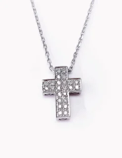 Croix sur chaîne, or blanc et diamants