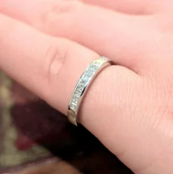 Demi - alliance or blanc et diamants
