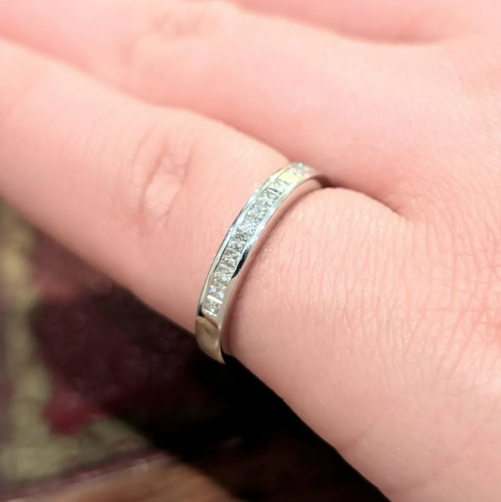Demi - alliance or blanc et diamants