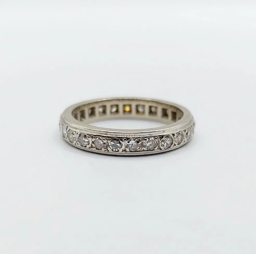 Demi alliance américaine Art Déco or blanc et 0,78 carat diamants