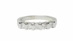 Demi alliance en or blanc et diamants 0.60ct